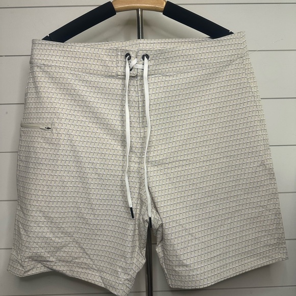 Vineyard VinesMen’s Performance Swim WearSize 32Brand New